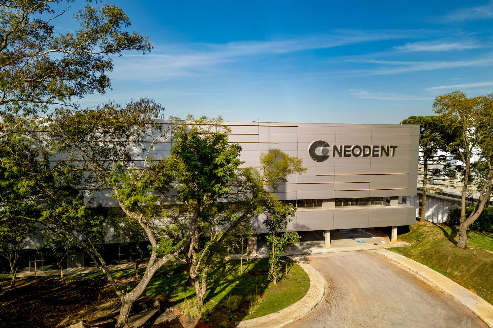 Image do post Neodent inaugura um dos maiores complexos industriais de implantes dentários do mundo com investimento de até R$ 2 bilhões
